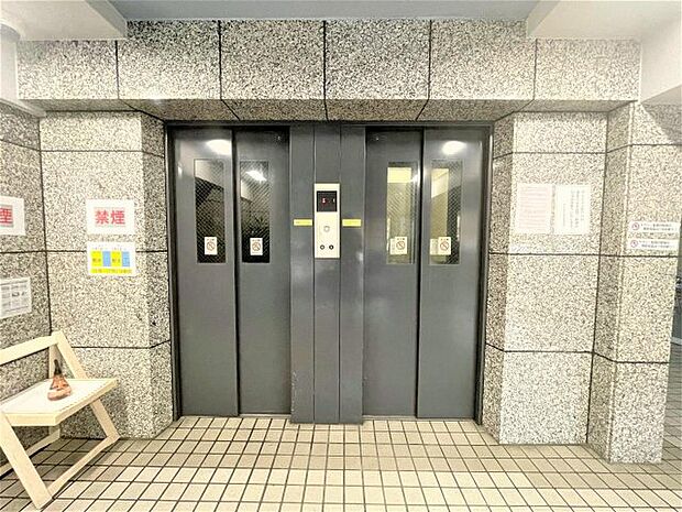 エレベーター二基