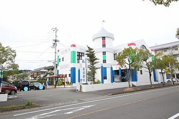 【銀行】高知銀行横浜ニュータウン支店まで2479ｍ