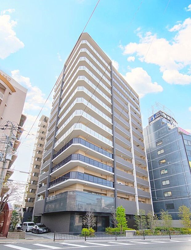 令和3年6月建築の築浅マンション！・JR茨木駅より徒歩1分と交通至便な立地です。