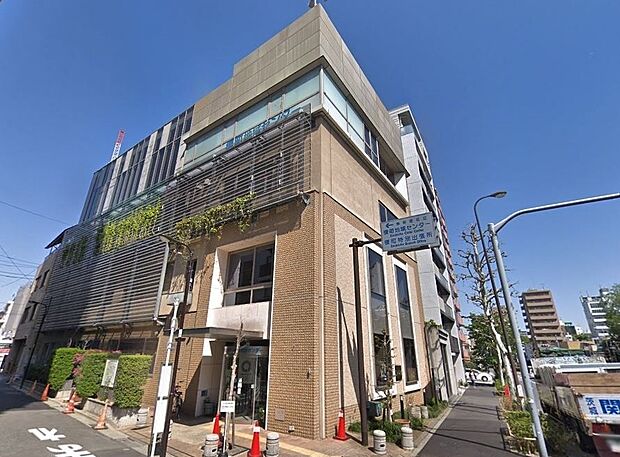 新宿区役所　特別出張所榎町　徒歩11分です。