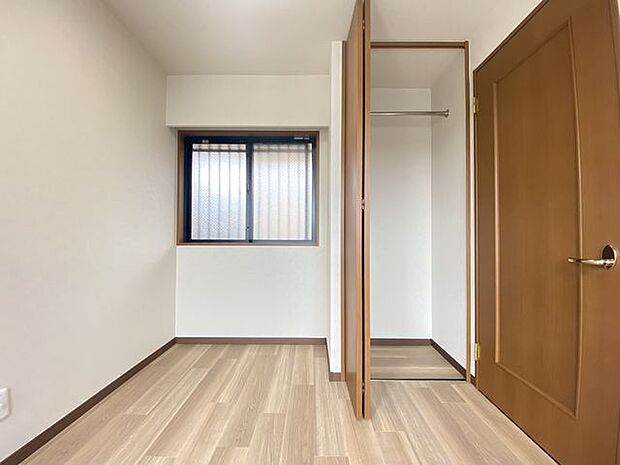 各部屋を最大限に広く使って頂ける様、全居住スペースに収納付。プライベートルームはゆったりと快適に。