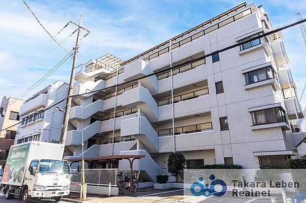 都営三田線【蓮根駅】徒歩5分のリノベマンション。徒歩10分圏にスーパー、薬局などの生活利便施設や各種教育施設、他病院など多種揃った好立地です。ペット飼育相談可能（細則有）