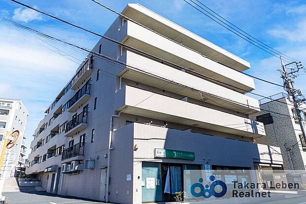 総戸数86戸のマンション。東武東上線「東武練馬」駅から徒歩10分の立地です。3駅2路線利用可能で通勤・通学に便利です♪