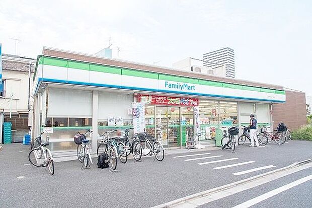 ファミリーマート南千住五丁目店 徒歩4分。 270m