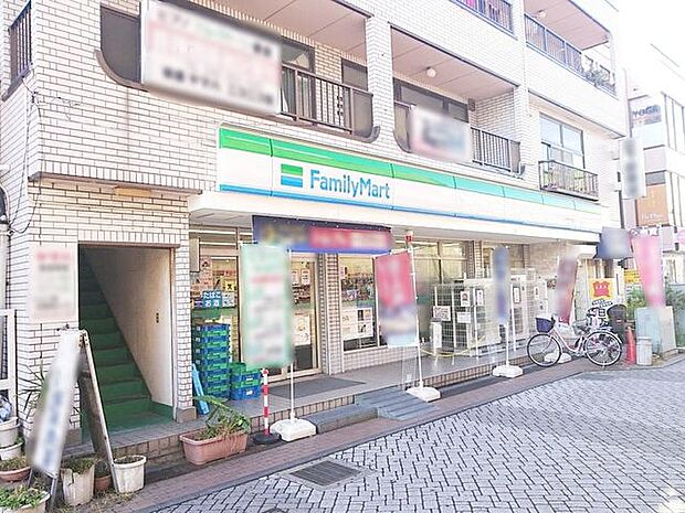 ファミリーマート谷塚駅東口店 徒歩2分。 110m