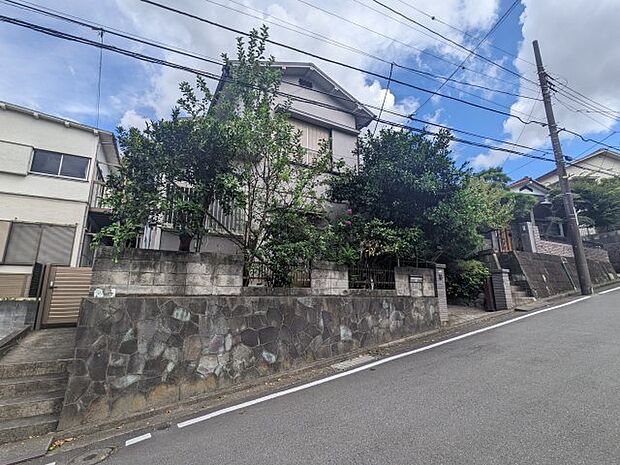             横浜市保土ヶ谷区岩井町　中古一戸建　〜借地権付〜
  