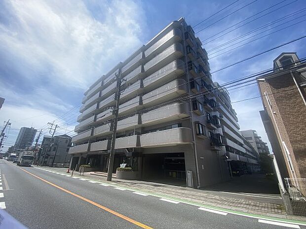 西所沢駅徒歩5分、通勤通学や買物便利な住環境のマンションです。　