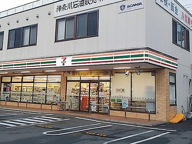 セブンイレブン横浜平戸町店：240ｍ(徒歩3分)