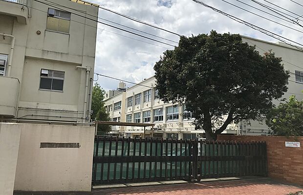 横浜市立上永谷中学校まで656m（徒歩9分）