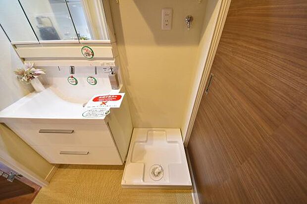 大容量の洗濯機にも対応できる洗濯機置き場を確保。