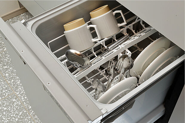 ■食器洗い乾燥機・パワフルに温水洗浄可能なビルトイン式