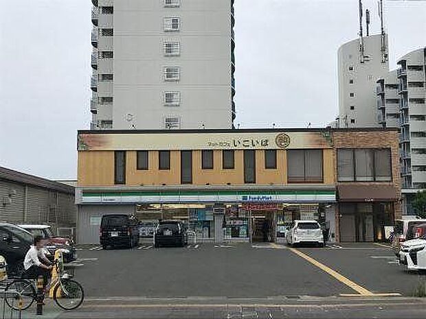 ファミリーマート 伏見羽屋敷店 450m