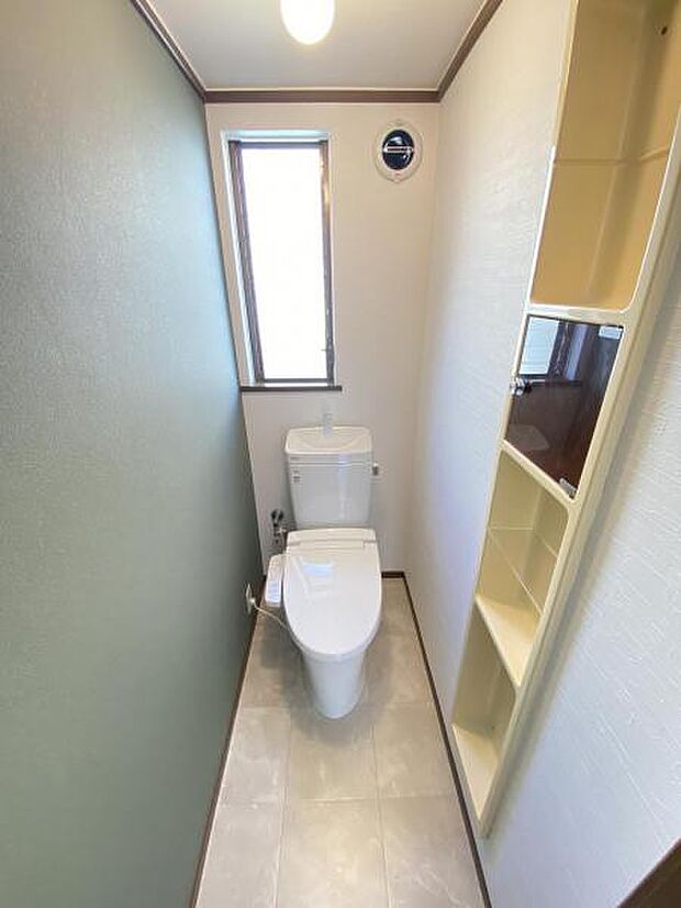 1・2階にトイレがございます♪快適なウォシュレット機能付き！