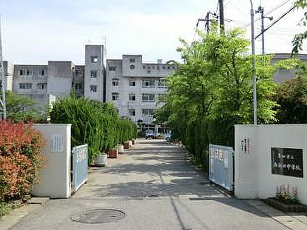 草加市立新田中学校（1400m）