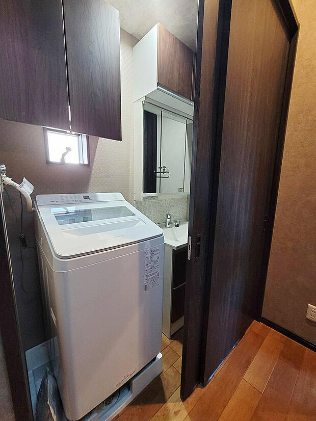 2階洗面2階にも洗濯機置場ございます。