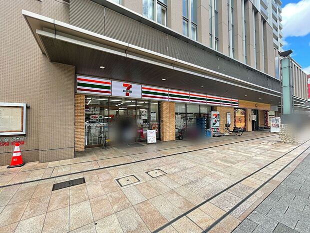 セブンイレブン　神戸六甲道駅前店　徒歩約６分