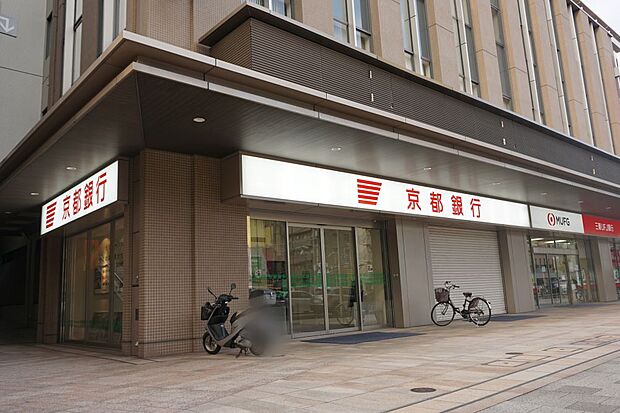 京都銀行　六甲道支店　徒歩約５分