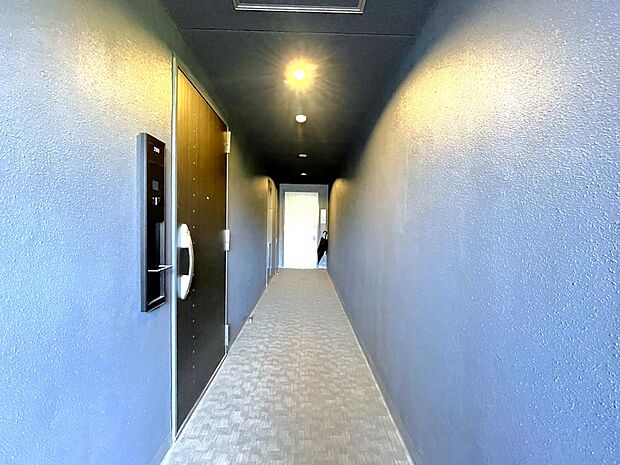 気候にも左右されず清潔な状態を保ちやすい内廊下は、より快適な空間を演出します。