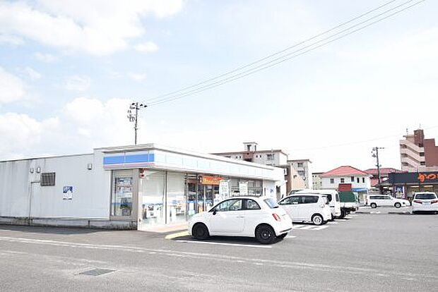 【コンビニエンスストア】ローソン　国分広瀬店まで949ｍ