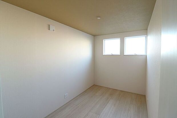 2階洋室全居室収納スペースあり！