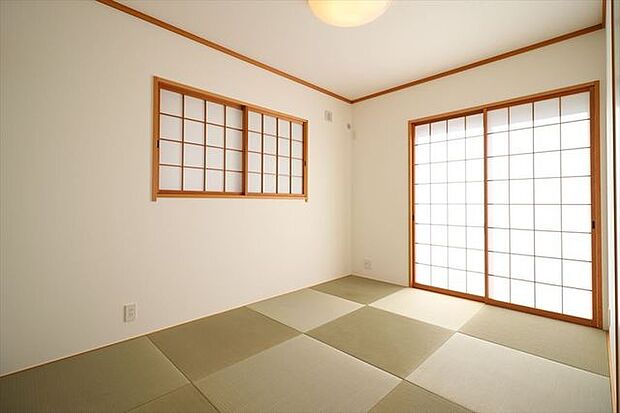 1階に和室があり万能スペースとしてお使いいただけます。