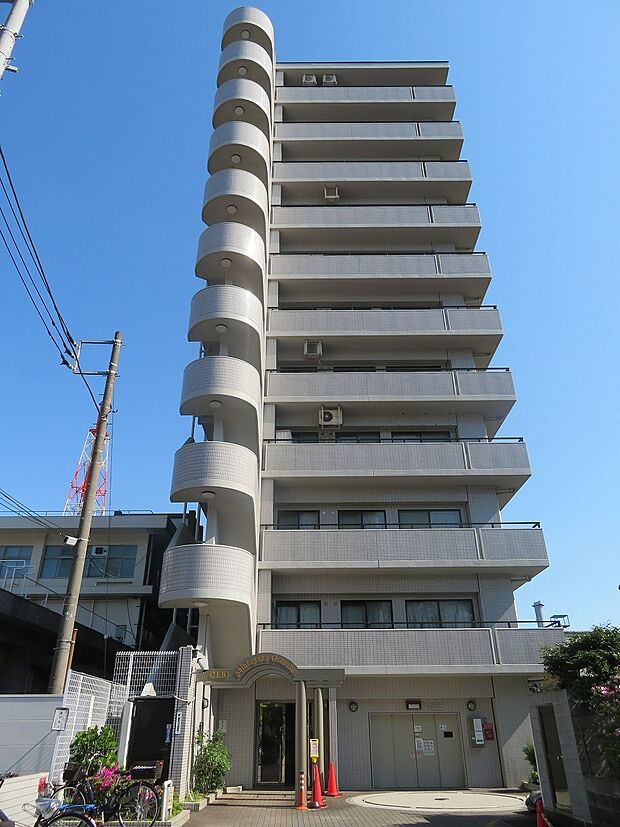 RC造地上11階建てマンション「クリオ新子安伍番館」の10階部分のお部屋をご紹介します。