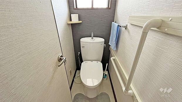 1Fトイレ。温水洗浄便座つきなので清潔を保てます。