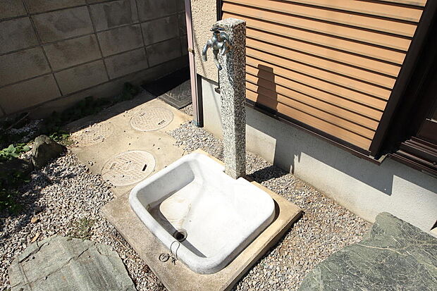 外水栓　お庭の水やりなどにも便利(です（　^^　)