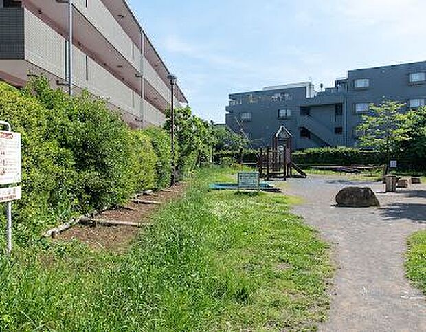 世田谷区立谷川公園まで約220m