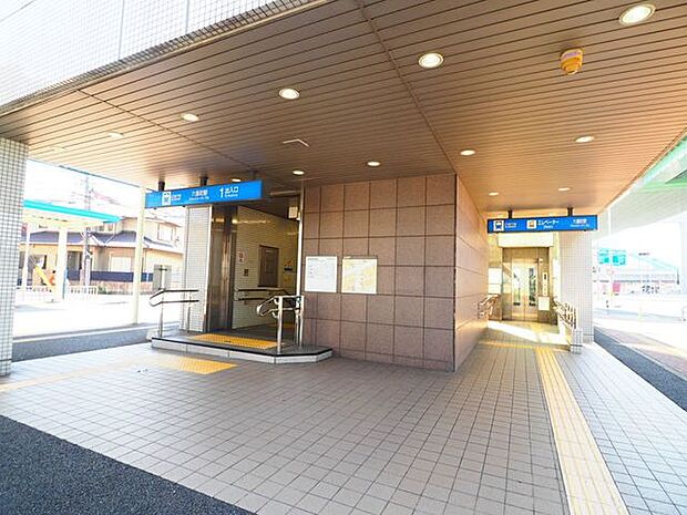 地下鉄名港線六番町1番出入口・エレベーター乗場 290m