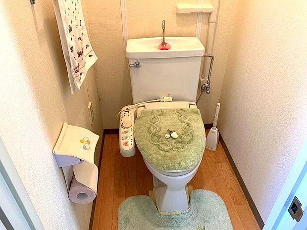 「トイレ」■温水洗浄便座です。