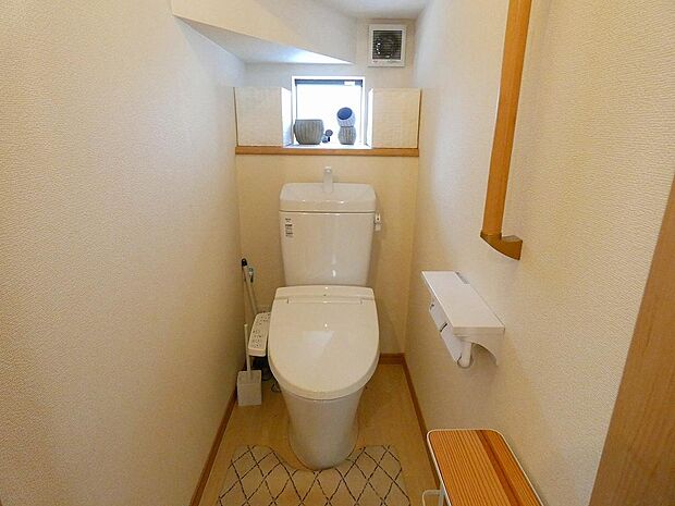 「トイレ」■2階にもトイレがあり慌ただしいい朝も安心♪