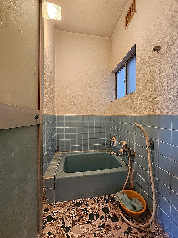「浴室」■浴室窓付き☆気になる湿気も換気ができるので安心です♪
