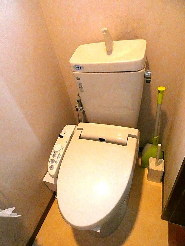 「トイレ」■2階にもトイレがあり忙しい朝も安心♪