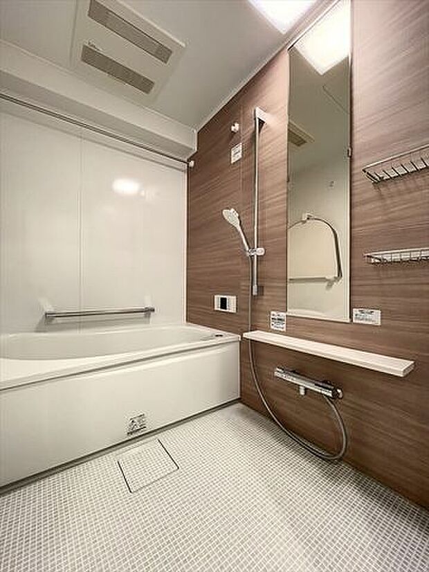 ほっカラリ床、浴室換気暖房乾燥機付きのTOTO製バスルーム！