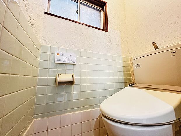 清潔感のあるトイレ。設備の変更をご希望の方にはリフォームもご提案できます。