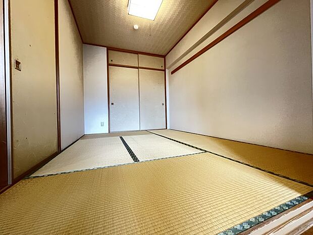 リビングにつながった和室はくつろぎスペースや客間にも利用できます！
