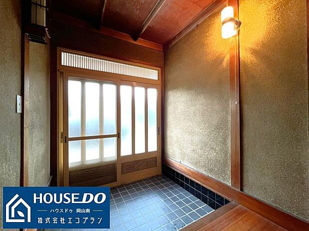 日本の風情漂う上質感溢れる玄関。訪れた方を爽やかにお迎えします♪