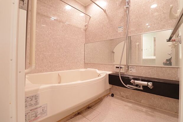 【浴室】浴室暖房乾燥機追焚機能付きフルオートバスシステムとなっております☆