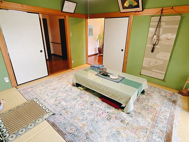 障子・襖・畳など日本独特の文化が詰まった空間である和室。住まいにあわせてオシャレな和モダン、昔ながらの趣がある和室することで、様々な形の「和」を演出することができます。