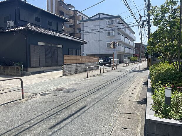 保育園・公園が近くにあります。子育て世帯にも住み良い環境です。