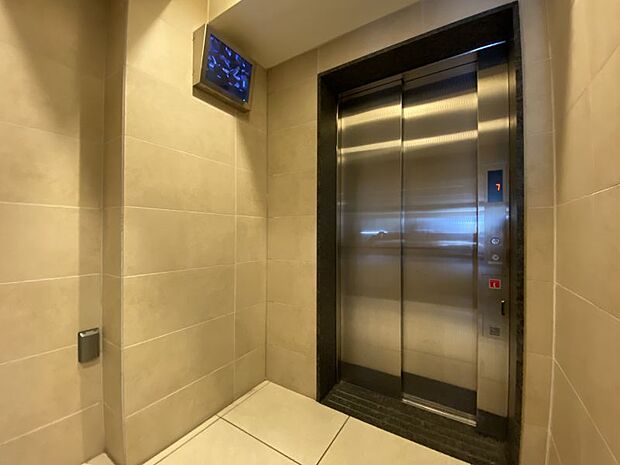 マンションにはエレベーターを完備しており、高層階のお部屋へ行くのも楽々です◎