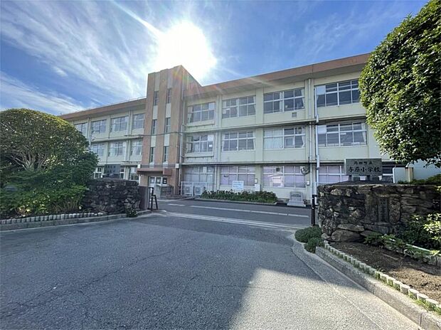 苅田町立新津中学校（4989m）