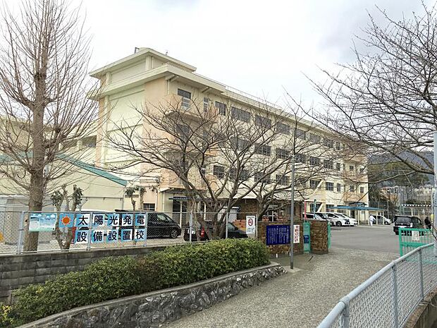 北九州市立松ケ江中学校（1081m）