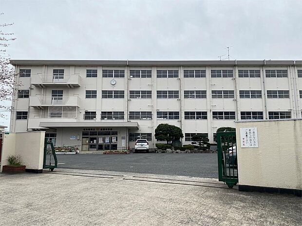北九州市立吉田中学校（636m）
