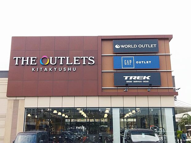 THE OUTLETS KITAKYUSHU（ジアウトレット北九州）（2249m）