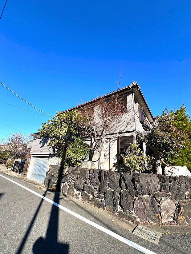 「東岩槻」駅　徒歩約5分！閑静な住宅街にある邸宅です。7LDKで収納もたっぷりでゆっくりお寛ぎ頂けます。