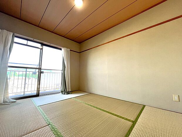 和室は畳の表替えを行っており、とてもきれいな状態です♪
