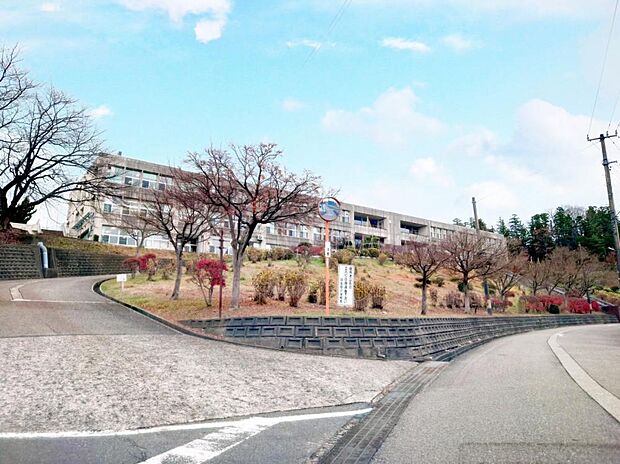 【周辺環境】羽生田小学校まで約1300m(徒歩約17分)になります。