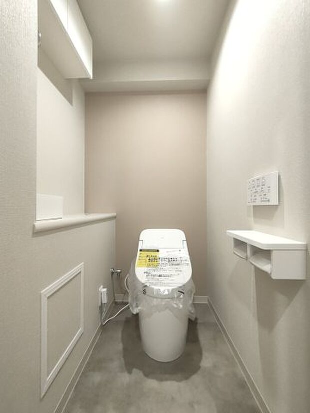 【トイレ】　トイレは温水洗浄便座付です。